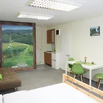 Bed & Breakfast Teslova 3*