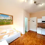 Bed & Breakfast Teslova Ljubljana