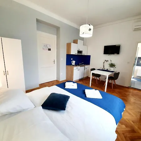 Teslova 3*