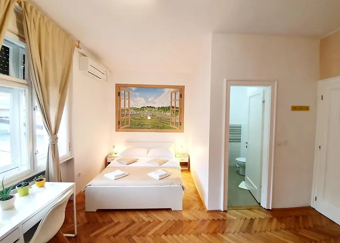 Teslova Bed and breakfast