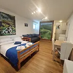 Teslova 3*