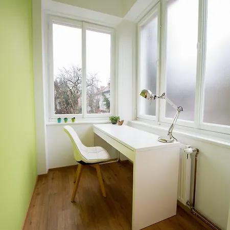 Teslova Bed & Breakfast 3*