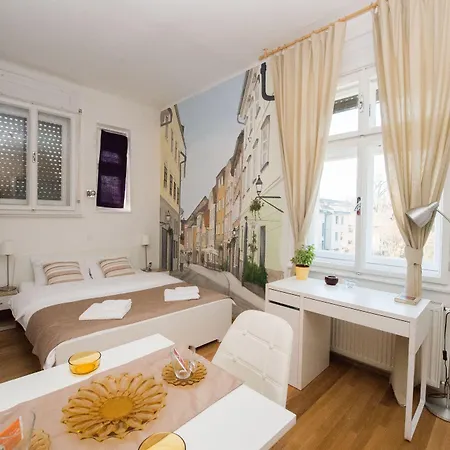 Teslova 3* Ljubljana