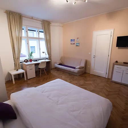 Teslova Bed & Breakfast