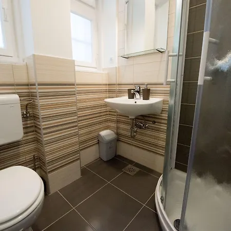 Teslova 3* Liubliana