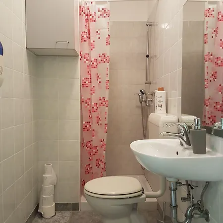 Bed & Breakfast Teslova 3*