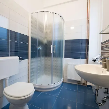 Teslova Bed & Breakfast