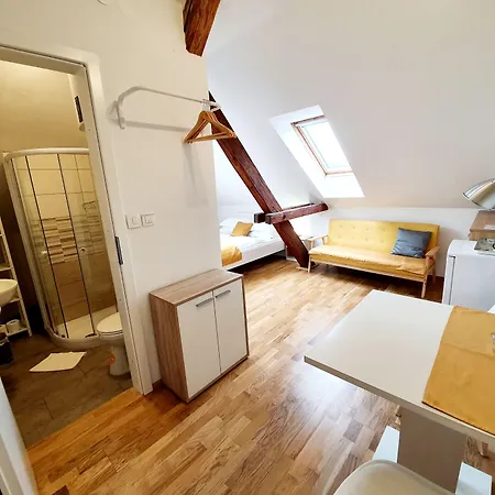 Teslova 3* Ljubljana