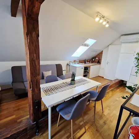 Teslova 3* Ljubljana