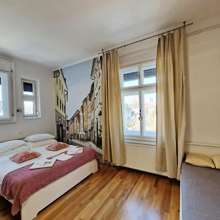 krevet i doručak Teslova 3*