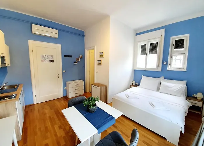 Teslova 3* Ljubljana