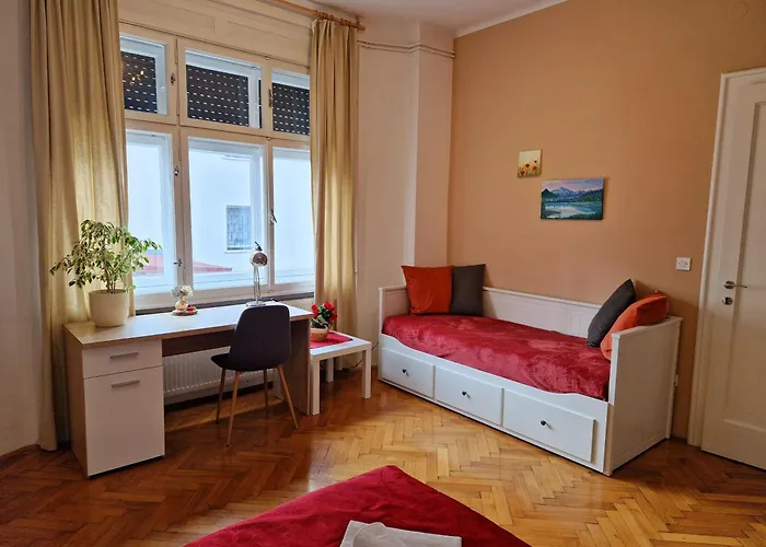 Bed & Breakfast Teslova 3*