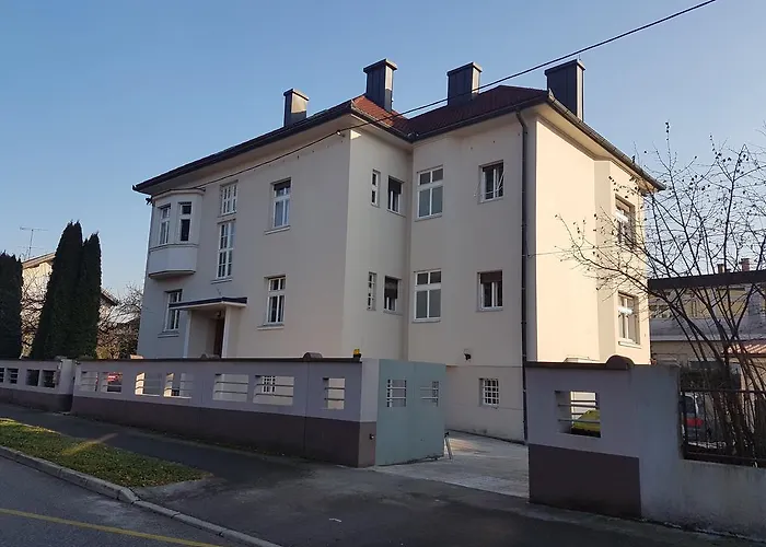 Teslova Любляна