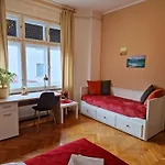 Nočitev z zajtrkom Teslova 3*