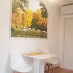 Teslova Nočitev z zajtrkom 3*